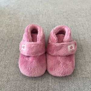 Baby Ugg booties size 2/3